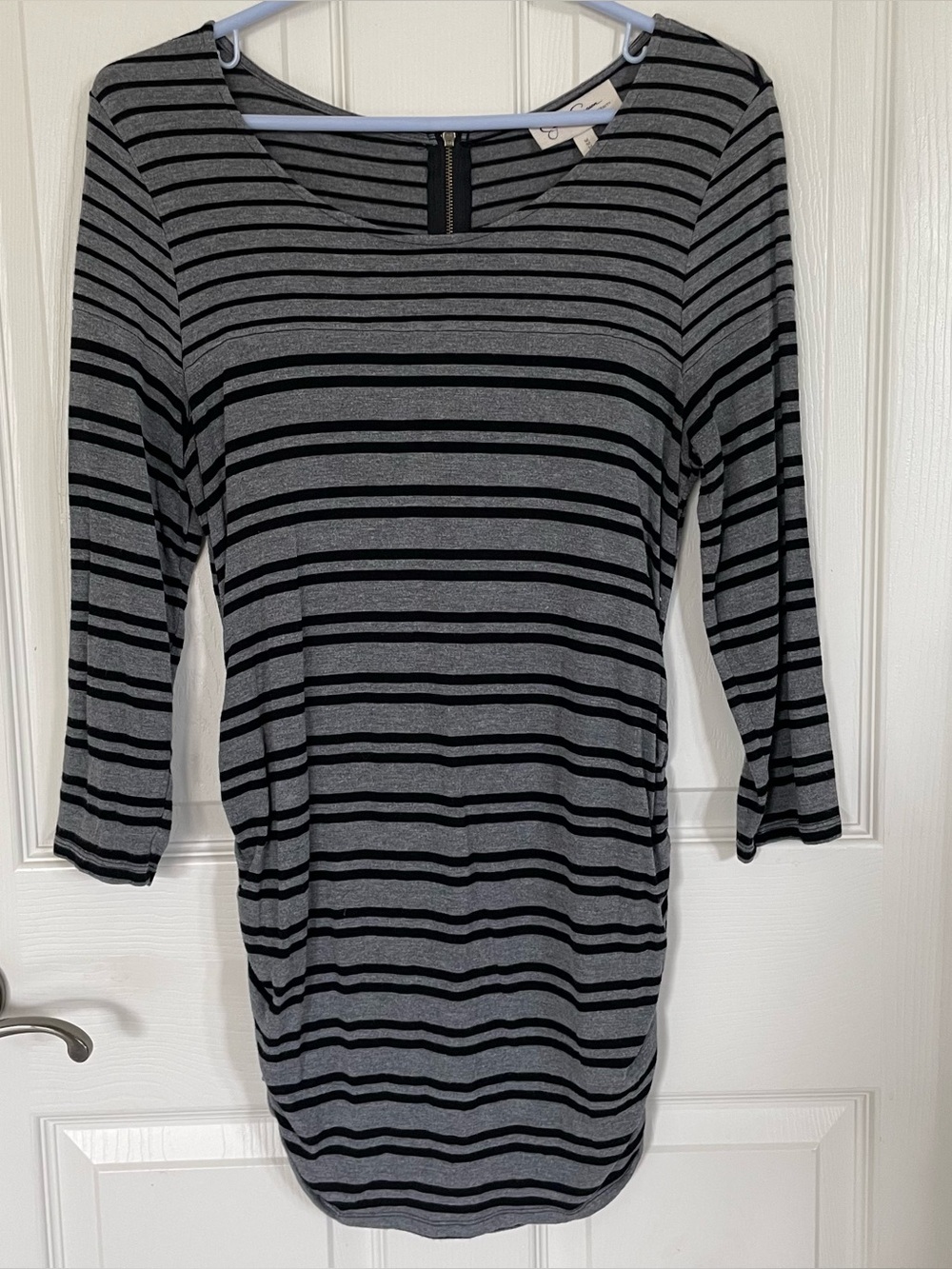 Jessica Simpson Maternity Gray Striped Tunic size M